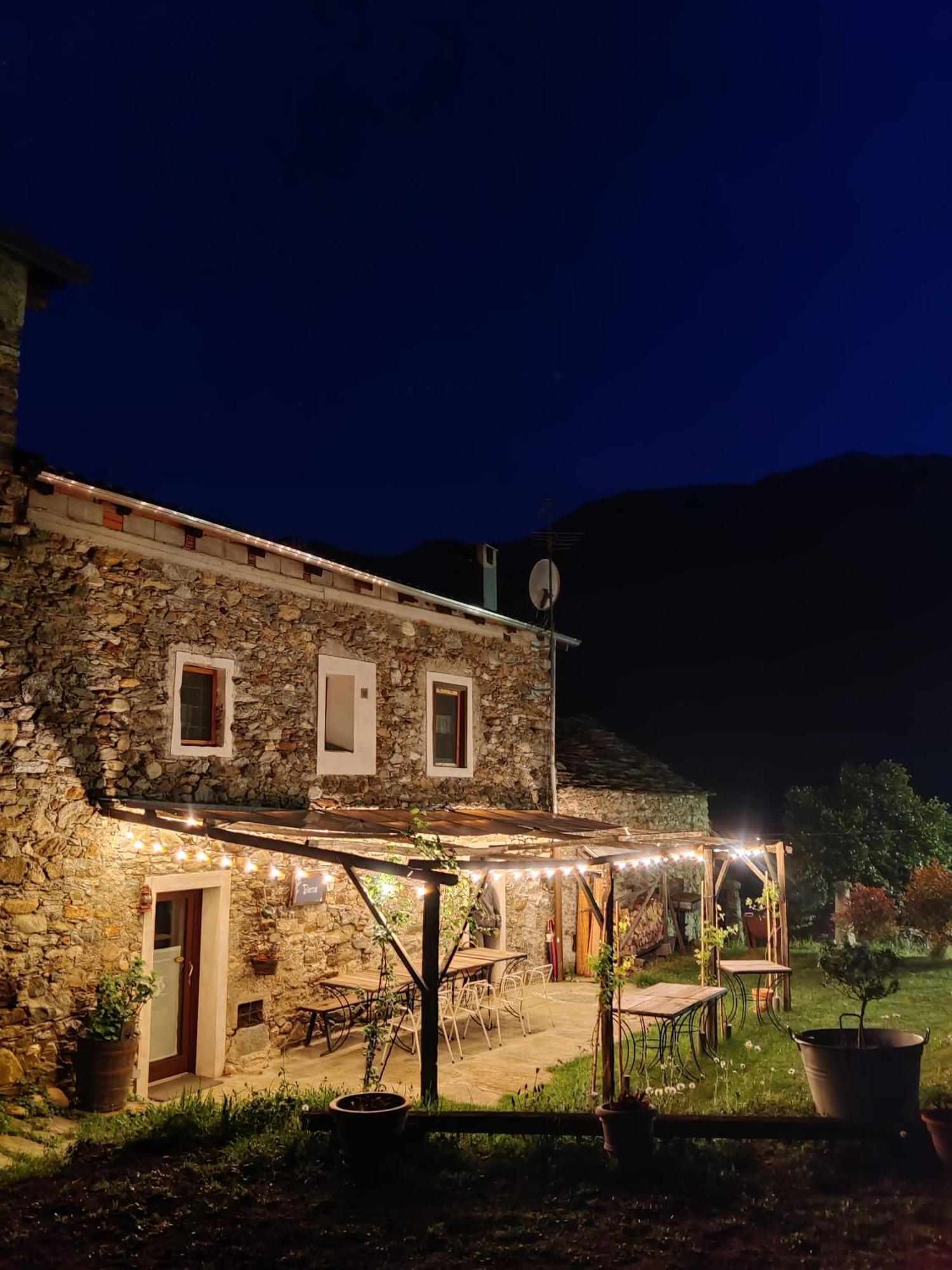 Relais del Brigante Bed and Breakfast Settimo Vittone Buitenkant foto